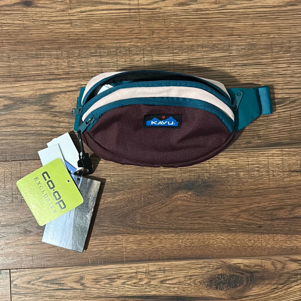 NWT Kavu Spectator Belt Bag